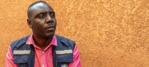 Ebola : en Ouganda, le combat contre la stigmatisation commence avant le retour à la maison