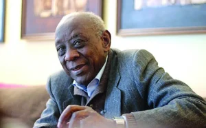 Disparition de Cheikh Hamidou Kane : L&rsquo;auteur mythique et ancien ministre est mort ce dimanche